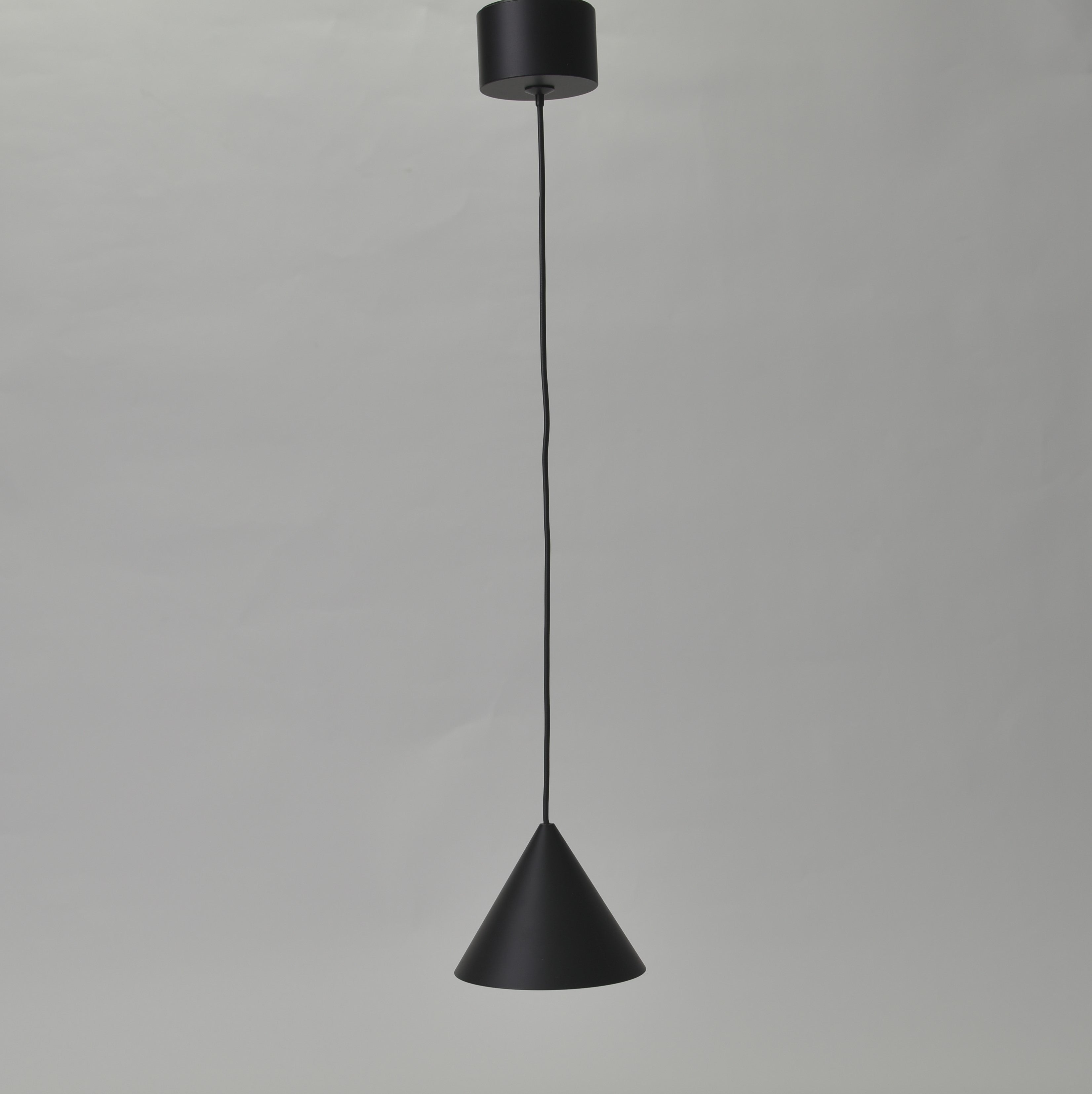 Minimalist Conical Metal Pendant Light Adjustable Hanging Lamp Modern Pendant Lighting for Kitchen Island Bar Counter Bedroom Bedside